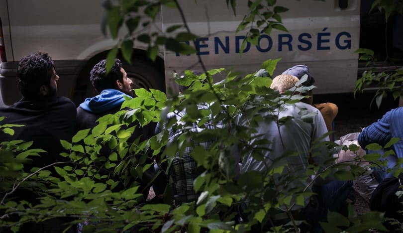 Háromezer menekültet fogtak el péntek óta