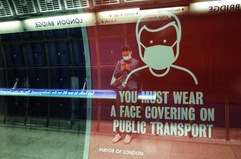 Majdnem tele vannak a londoni kórházak, a polgármester szerint katasztrófa jöhet