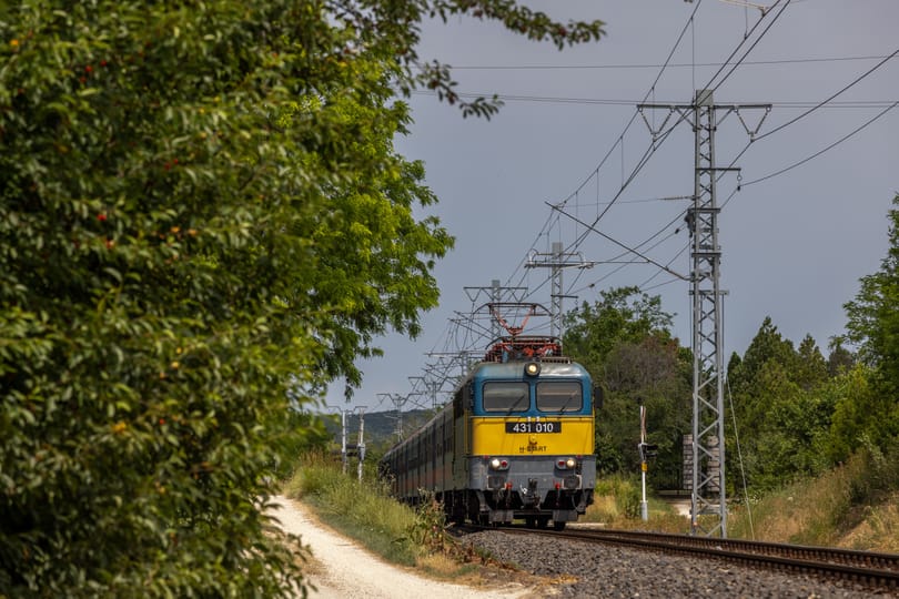 Teljesen felborult a vasúti közlekedés a győri fővonalon egy biztosítóberendezés hibája miatt