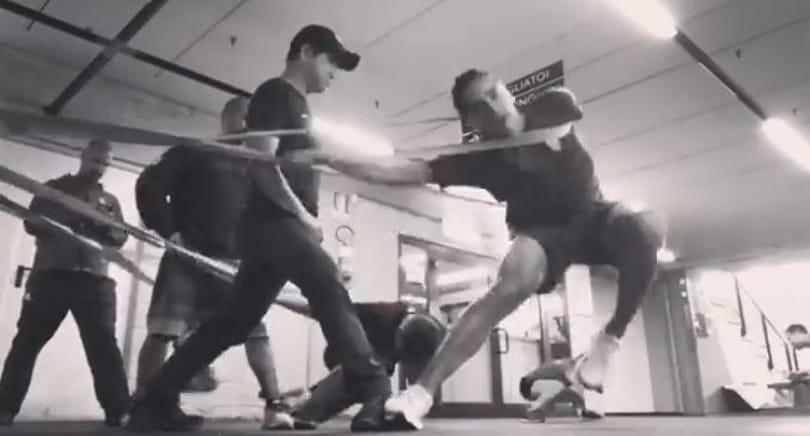 Lehet Liu Shaolin Sándor után csinálni a lábprogramját – videó