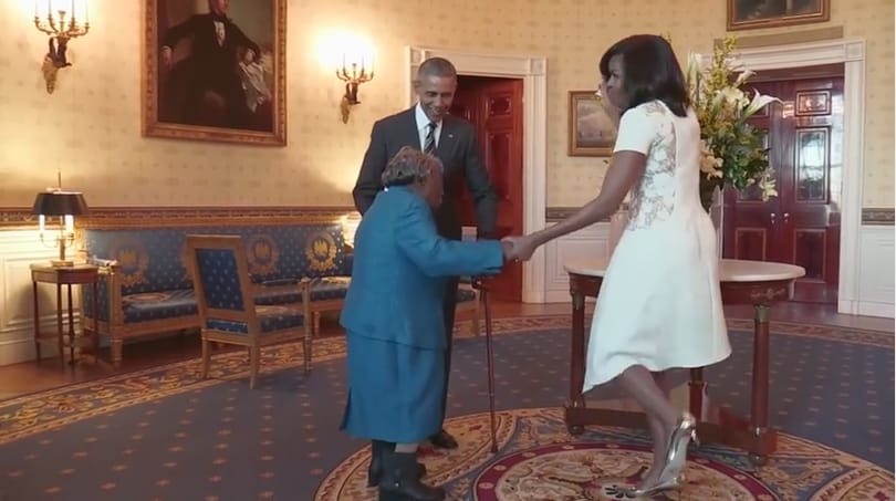 Jót táncolt Obamáékkal egy 106 éves néni – videó