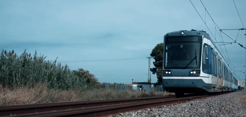 Lázár bemutatta a vásárhelyi tramtraint