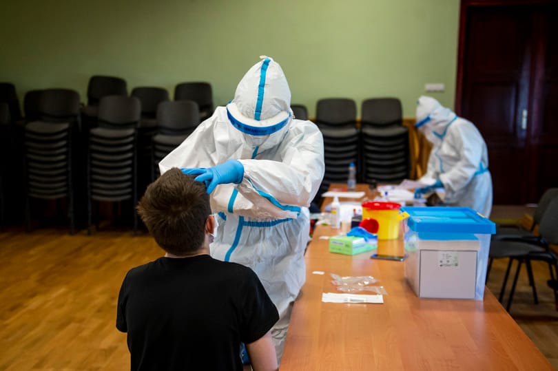 Több mint 6 ezer tesztet írtak be hétfőn napközben a koronavírus-statisztikába