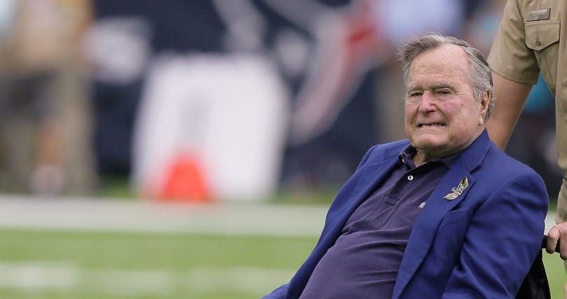 George Bush után gyorsan kórházba vitték a feleségét is