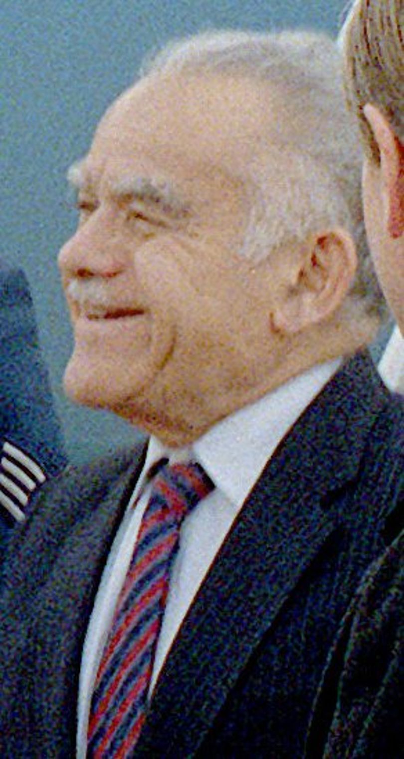 Elhunyt Jichák Samir