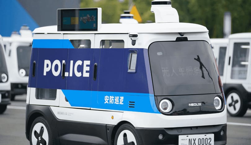 Már rendőr nélküli rendőrautók járőröznek Kínában