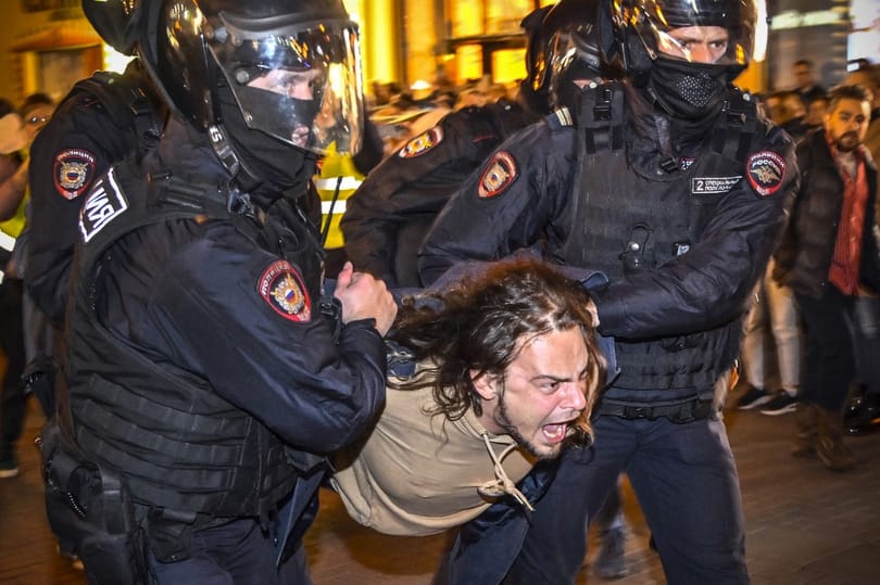 Oroszország-szerte tiltakoznak a behívók ellen - már legalább 730 embert előállítottak