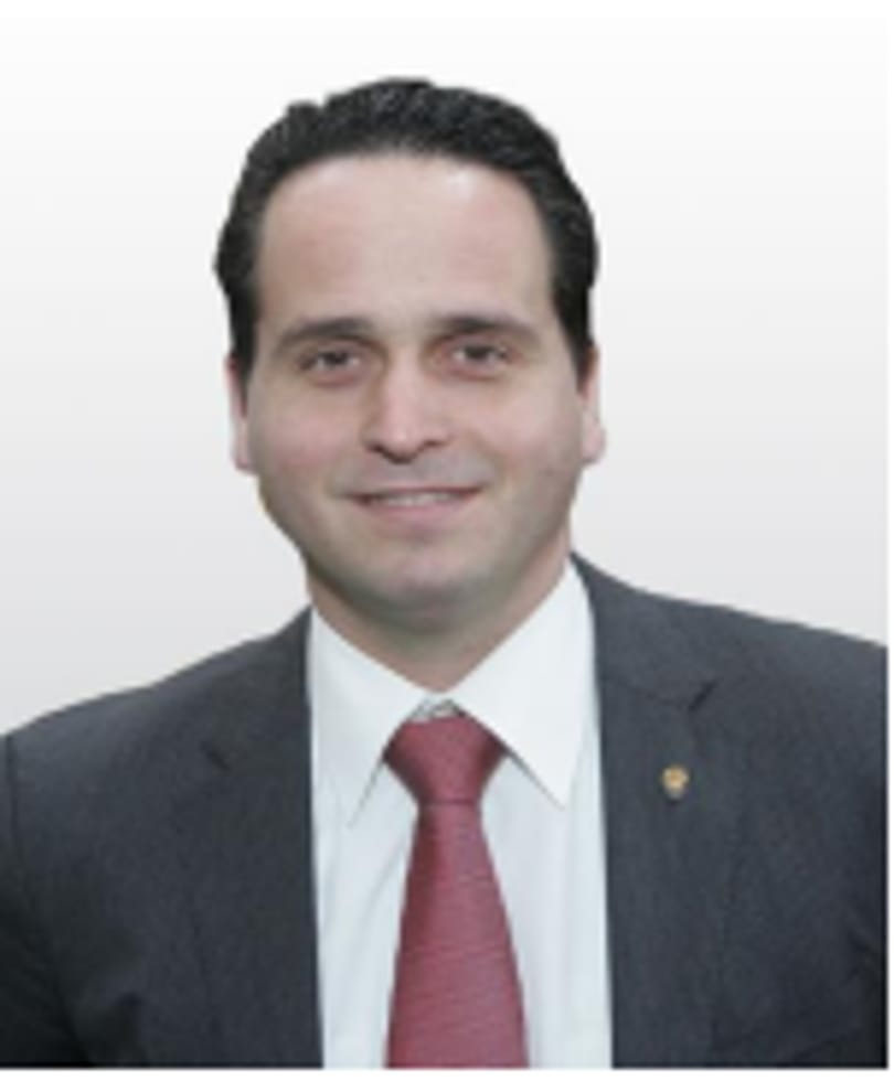 Felmentették az Emminél Schmitt Pál emberét