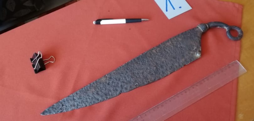 Több ezer éves kelta kés került elő egy szolnoki ruhásszekrényből