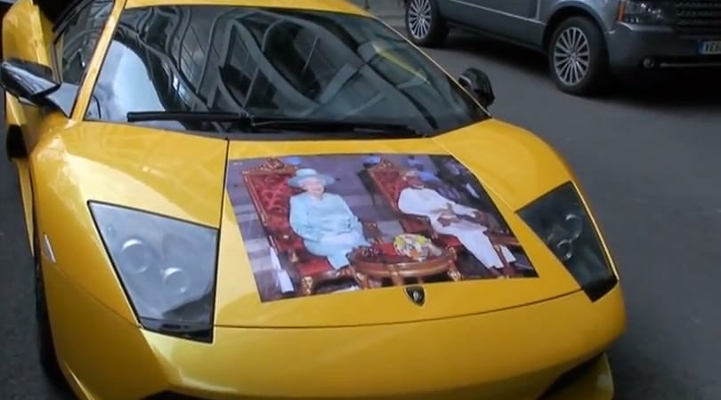 Ferrariktól, Bugattiktól és Lamborghiniktől szenvednek a londoniak