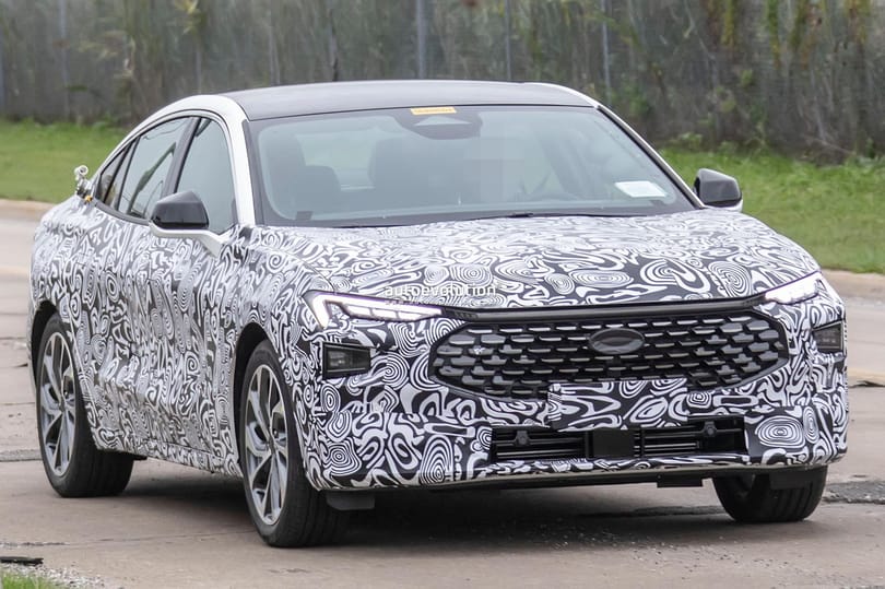 Úgy fest, nem tűnik el teljesen a Ford Mondeo