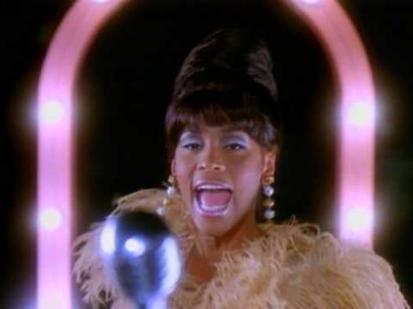Whitney Houston boncolása - ne kattintson, vírus a Facebookon!