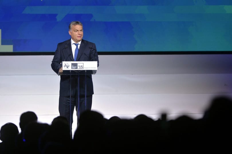 Orbán: Közel-Keletről kiáramlók áradatával nézünk farkasszemet