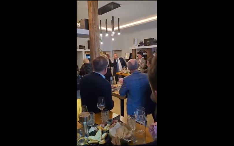 Aki nem keres eleget, dolgozzon többet - kiszivárgott videón gyúnyolja az osztrák kancellár az egyedülálló anyákat