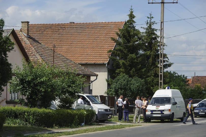 Felesége indiai szerelme miatt irthatta ki családját az újvárosi férfi