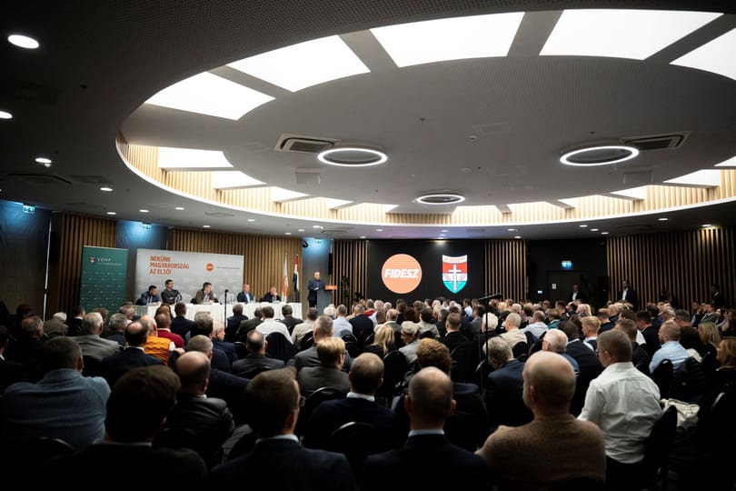 A Megafonból a Fideszbe: új szóvivője van a kormánypárt parlamenti frakciójának