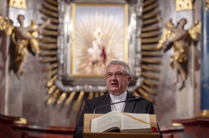 Gyurcsány szerint Veres András püspököt Jézus kikergetné a templomból