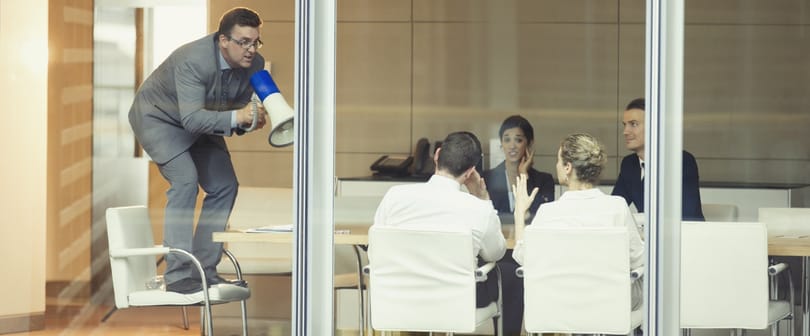 A seggfejek velünk dolgoznak, de ki lehet védeni őket