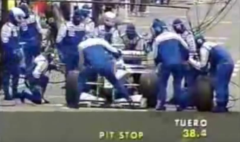 Tragikomikus videón az F1 történetének legbénább kerékcseréje