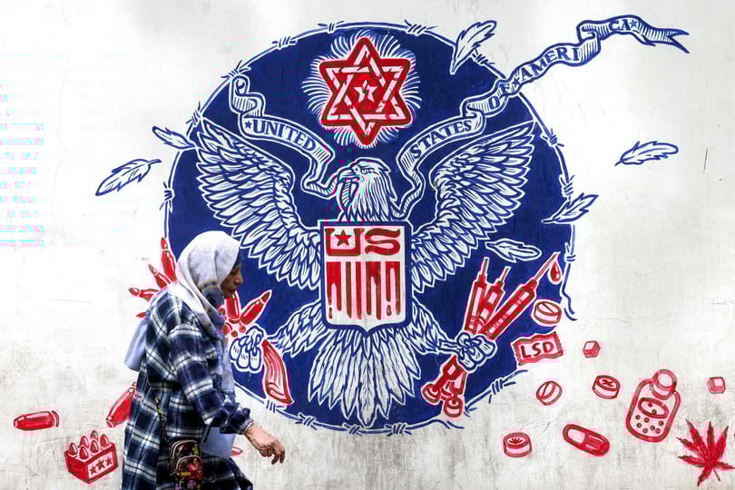Irán dilemmája: lemond a Bombáról vagy Trump megbombázza
