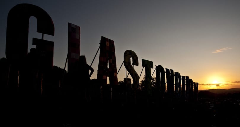 Izrael-ellenes rigmusokat skandáltak a Glastonbury fesztiválon