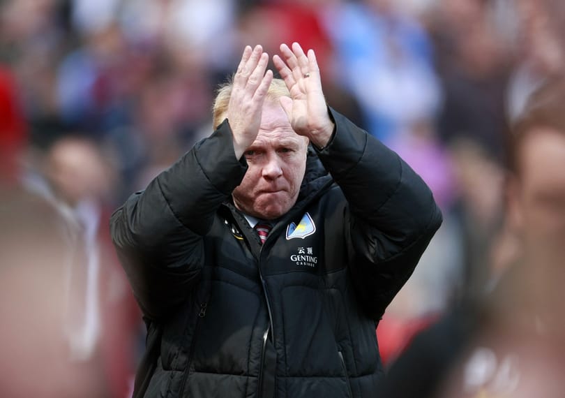 Kirúgták az Aston Villa edzőjét