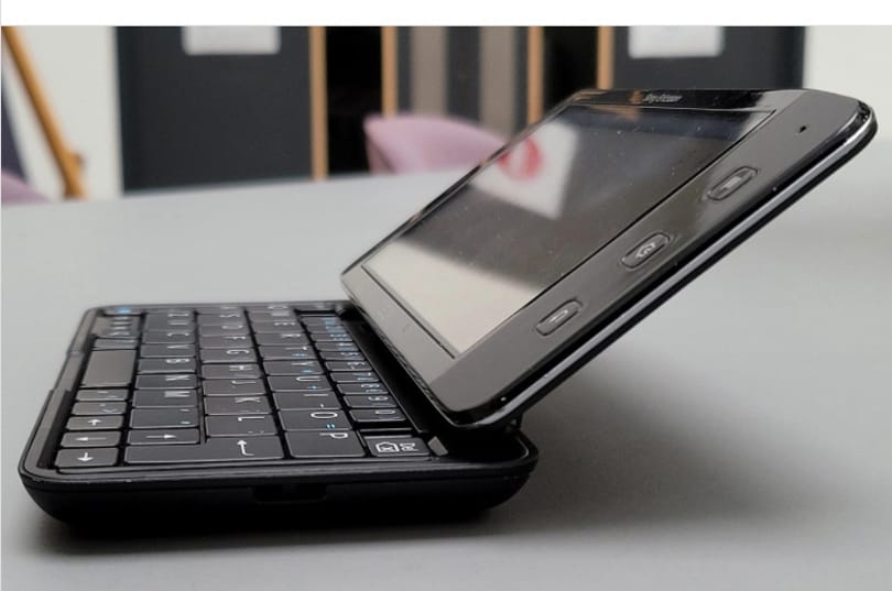 Óriási siker lehetett volna, mégsem küldték piacra a VAIO telefont
