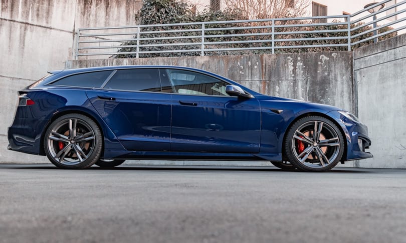 Szuperdrága portéka ez a Tesla sportkombi