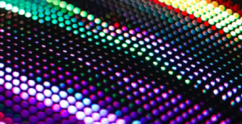 Az Apple-nek már az OLED is kevés