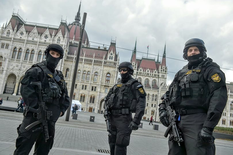 Lényegében teljhatalmat adna a kormánynak a terrorveszélyhelyzet