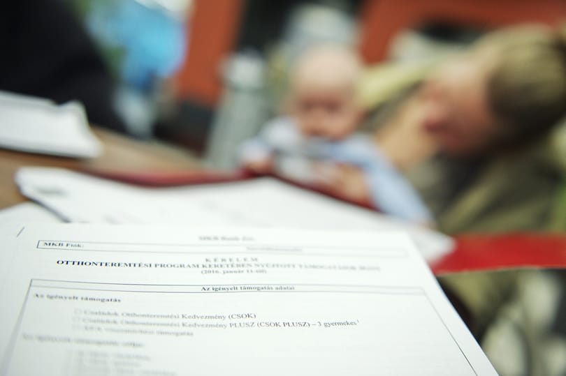 Nőnek júliustól a közjegyzői díjak, de van, aki mégis örülhet