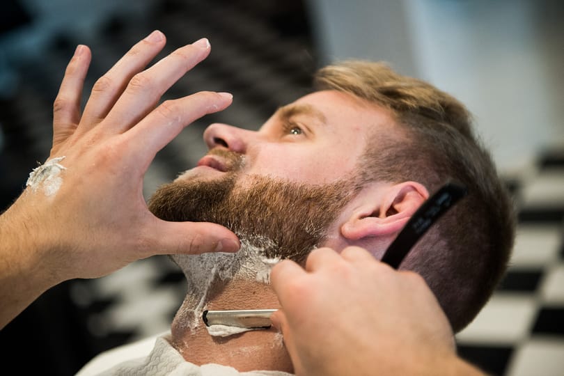  Borbélyok, ne sírjatok – visszatért egy régi szakma Pestre