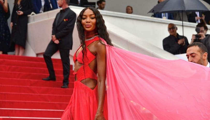 A slusszpoén, hogy beült mögénk Naomi Campbell