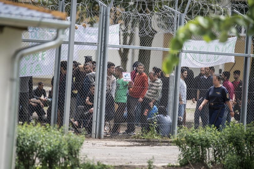 Még feszült a hangulat Kiskunhalason a menekültek lázongása után – fotók