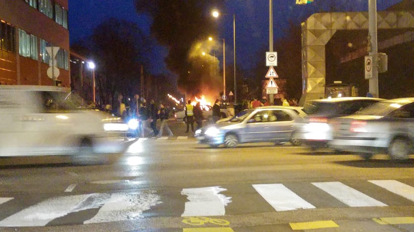 Fotó: Lángolt egy autó a Lágymányosi hídnál