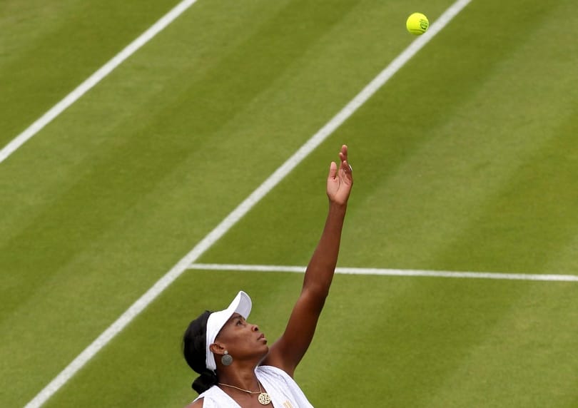Wimbledon: Venus Williams vért izzadva jutott be a 32 közé