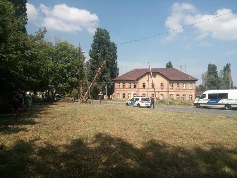A Kétfarkú elkezdte megcsinálni az utat, de MÁV kötelezte, hogy 