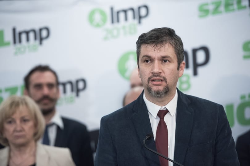Az LMP visszakéri a kilépő Hadházy mandátumát