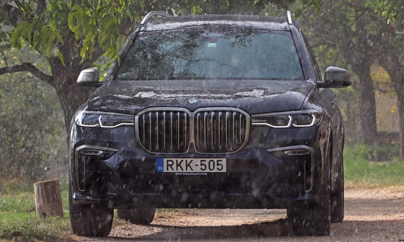 Gigantomán spórolóbajnok: teszten a BMW X7 M50d