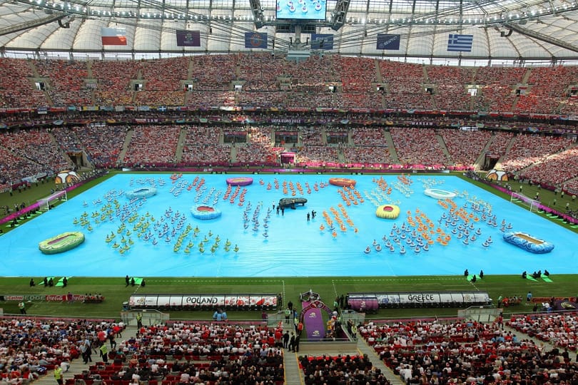 Videó: magyar zongoraművész játszott a foci-Eb megnyitóján