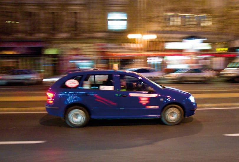 Új taxirendelet jön: eltűnhet a Suzuki és az 