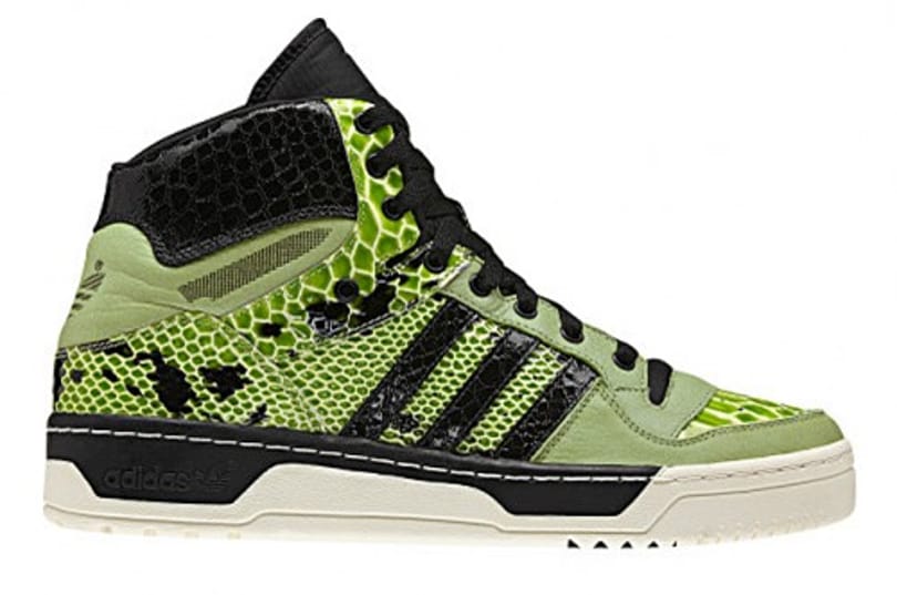 Az Adidas durva, zöld magasszárúja