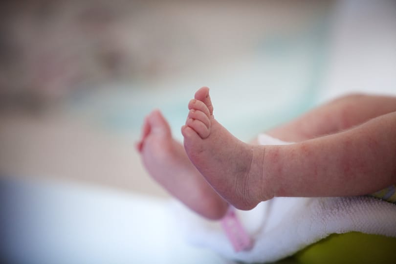Rendőri felvezetést kaptak, végül egy arra járó dúla segítségével, a kocsiban született meg egy baba a Könyves Kálmán körúton