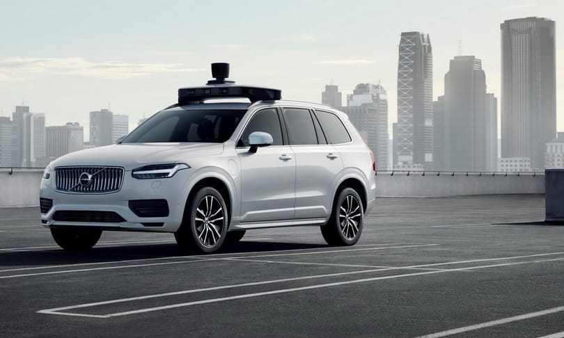 Itt a Volvo és az Uber sorozatgyártásra kész önvezető autója