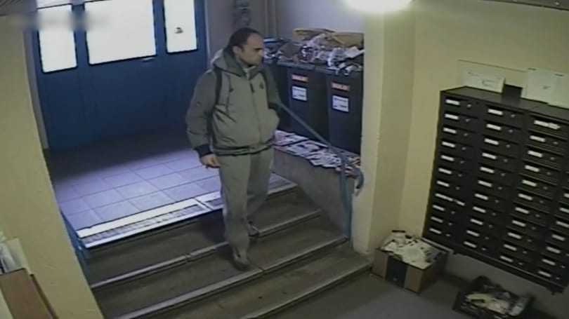 Postaládát feszített fel, és onnan lopott ez a férfi - videó