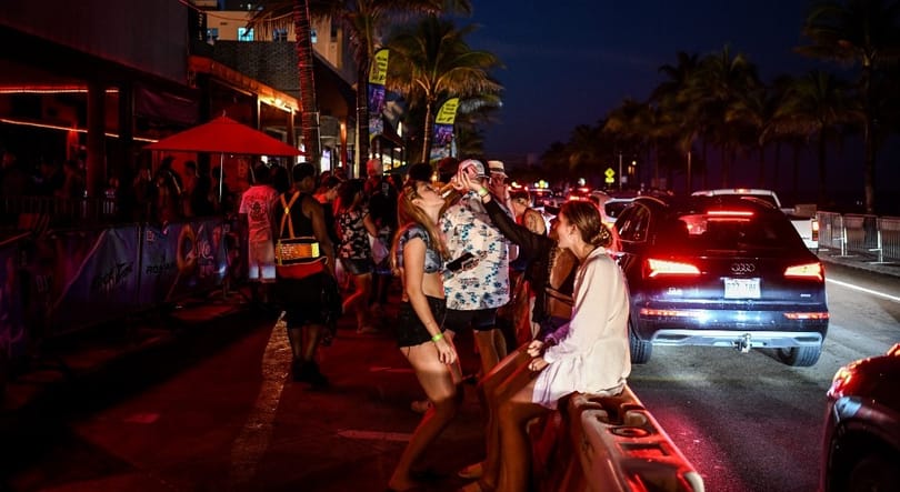 Annyira elfajult a tavaszi szünet Miamiban, hogy kijárási tilalmat kellett bevezetni