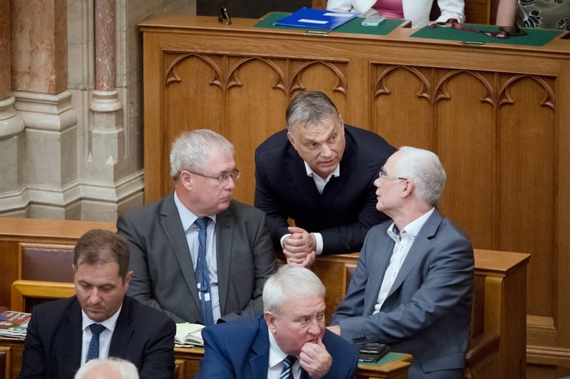 Magyarország bezárt: megszavazták az Alaptörvény-módosítást és a Stop Sorost