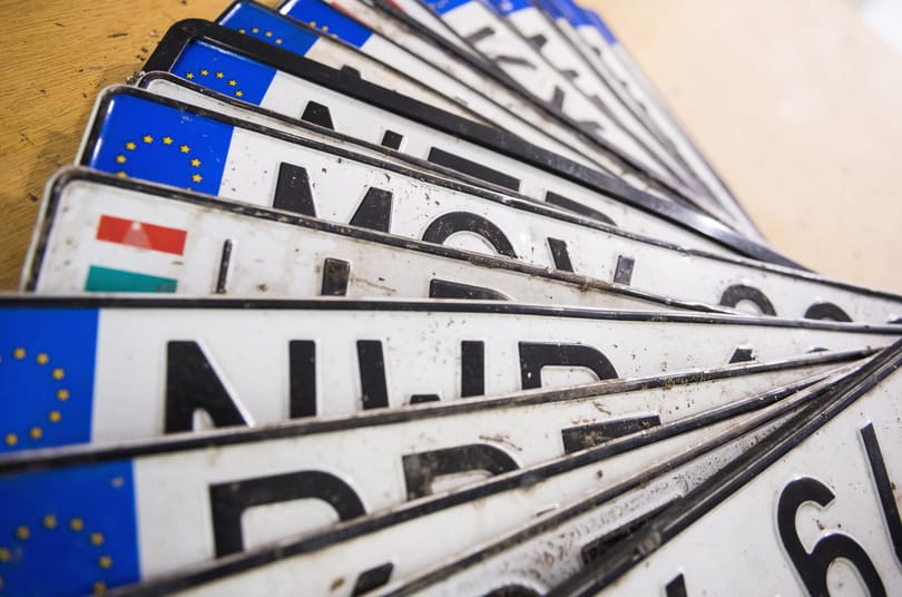 Lefotózták a tegnapi ítéletidőben eltűnt rendszámok sokaságát – az öné köztük van?