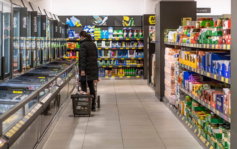 Akkora visszaesést mért a KSH a bolti forgalomban, mint amikor a járvány elején leállt minden