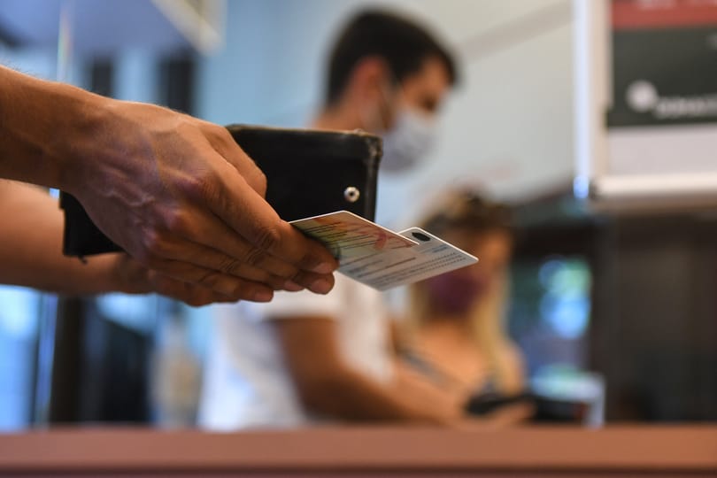 Keddtől már nem lehet magyar igazolványt adni egy sor országban beadott Covid-oltásról